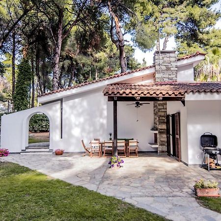 Beautiful Holiday Villa In Sani Sani  Buitenkant foto
